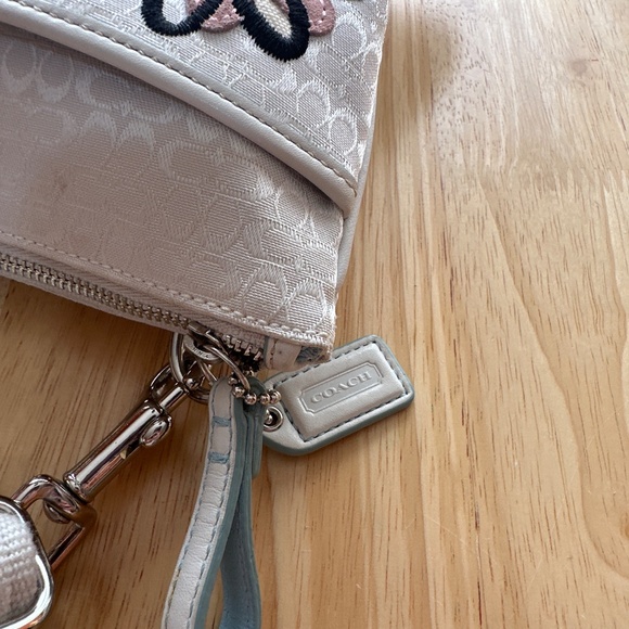 Coach Bee Bag - Picture 6 of 7